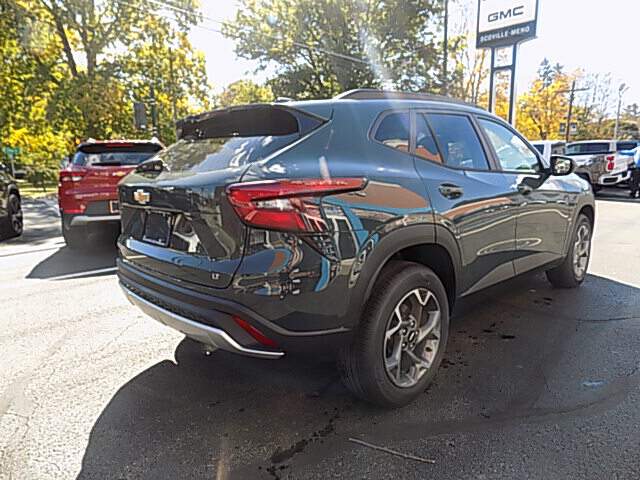  2026 Chevrolet Trax Image: 4