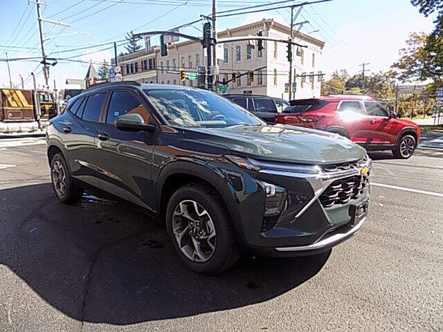  2026 Chevrolet Trax Image: 6