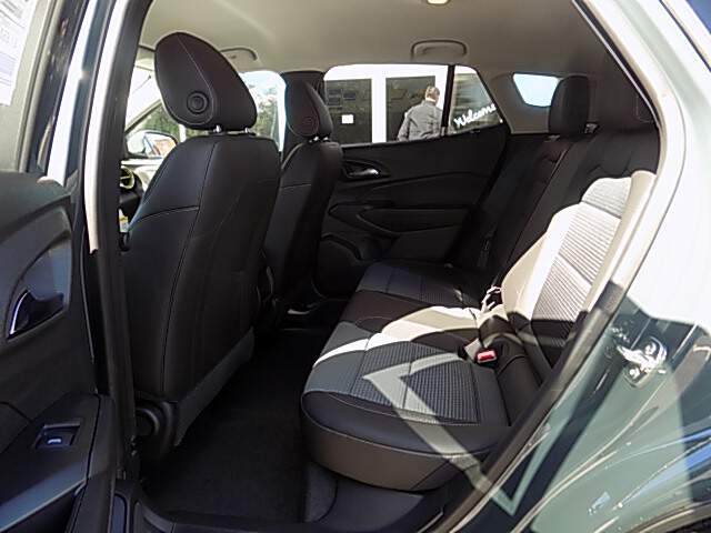  2026 Chevrolet Trax Image: 8