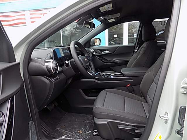  2026 Chevrolet Equinox Image: 8