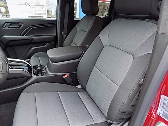  2026 Chevrolet Colorado Image: 8