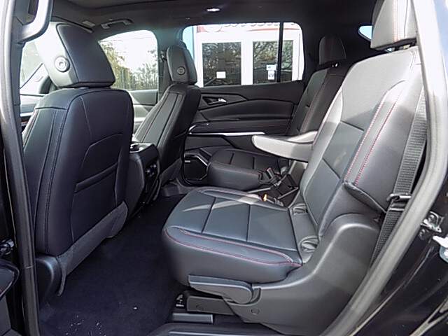  2026 Chevrolet Traverse Image: 9