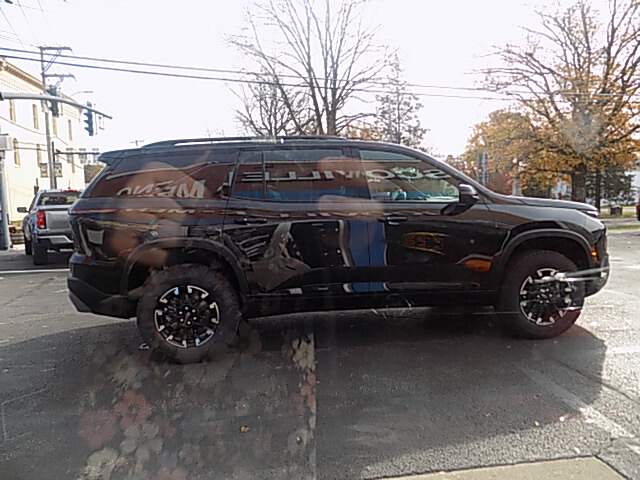 2026 Chevrolet Traverse Z71 photo 3