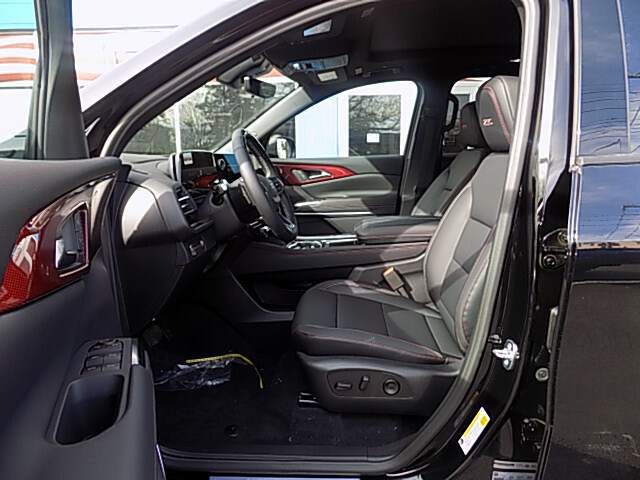  2026 Chevrolet Traverse Image: 8