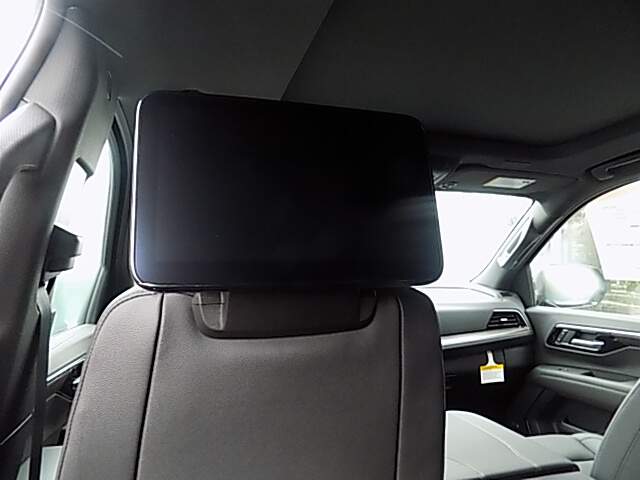  2026 Chevrolet Suburban Image: 10