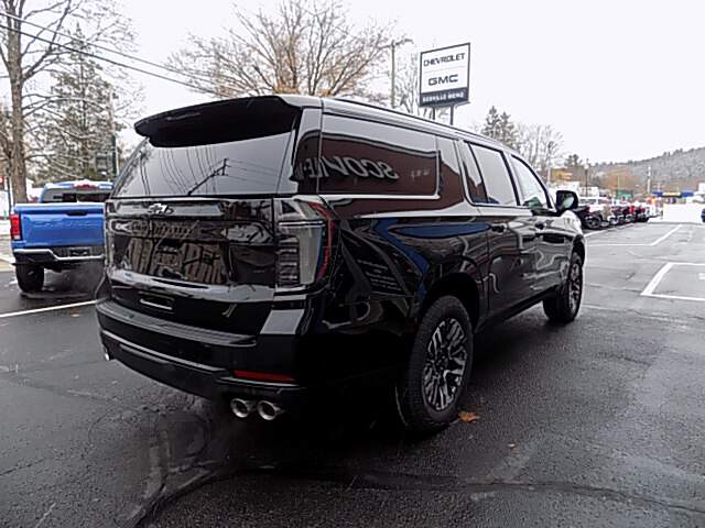  2026 Chevrolet Suburban Image: 4