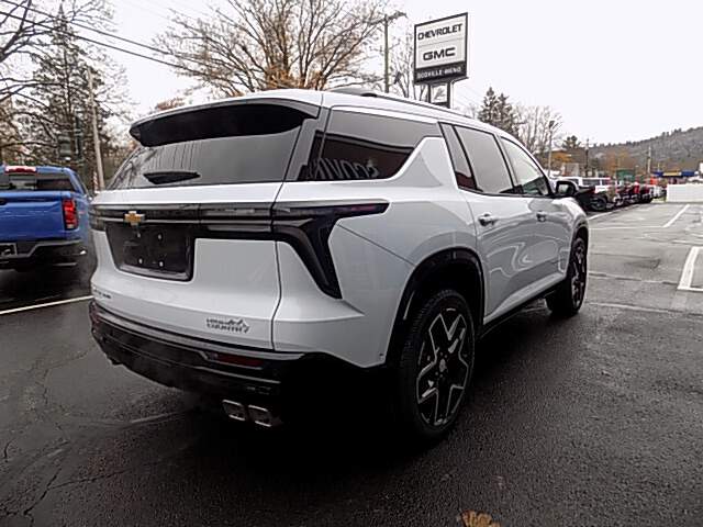 2026 Chevrolet Traverse High Country photo 2