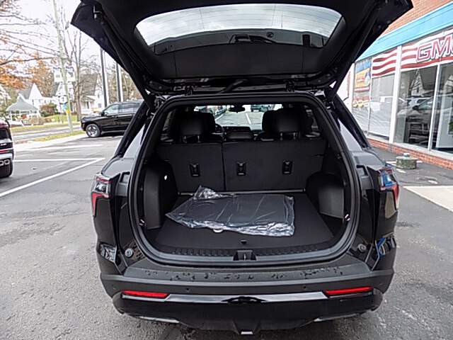  2026 Chevrolet Equinox Image: 3