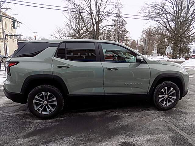  2026 Chevrolet Equinox Image: 5