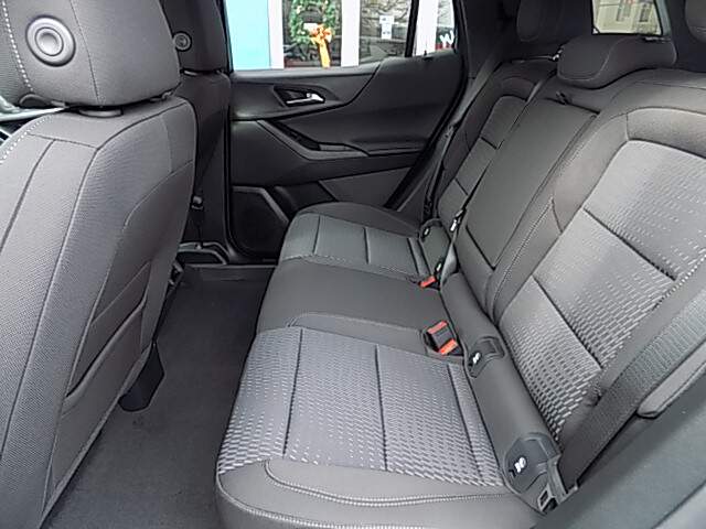  2026 Chevrolet Equinox Image: 8