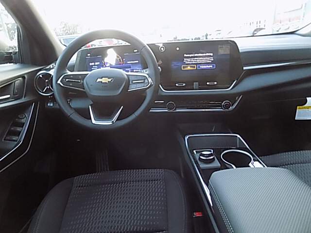  2026 Chevrolet Equinox Image: 9