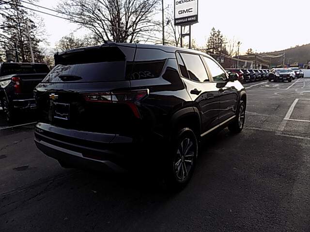  2026 Chevrolet Equinox Image: 4