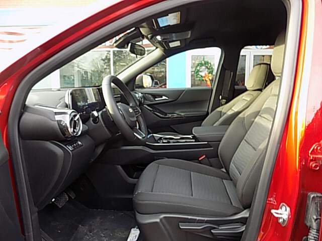  2026 Chevrolet Equinox Image: 10