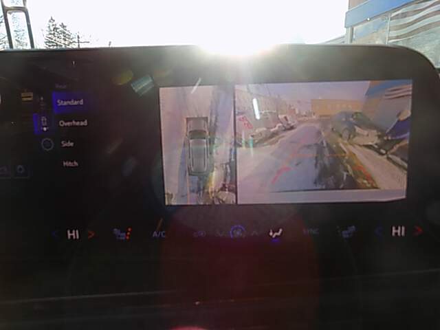  2026 Chevrolet Traverse Image: 13