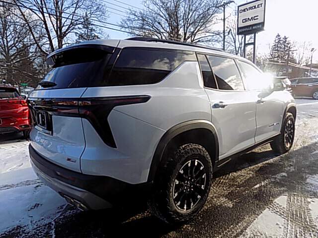  2026 Chevrolet Traverse Image: 4