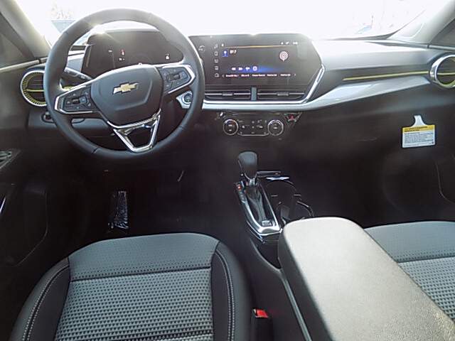  2026 Chevrolet Trax Image: 9