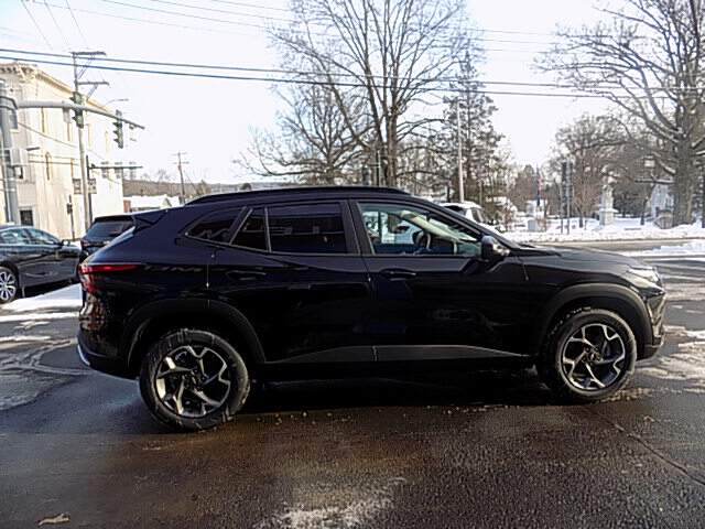  2026 Chevrolet Trax Image: 5