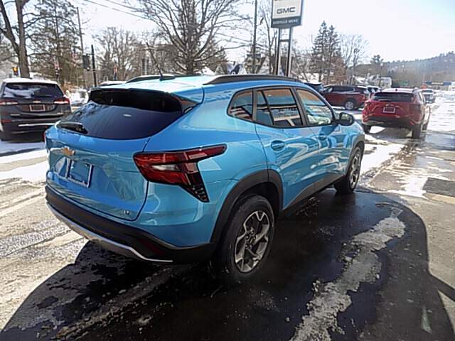  2026 Chevrolet Trax Image: 4