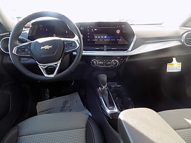  2026 Chevrolet Trax Image: 9