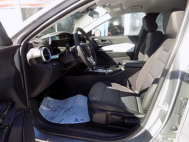  2026 Chevrolet Trax Image: 10