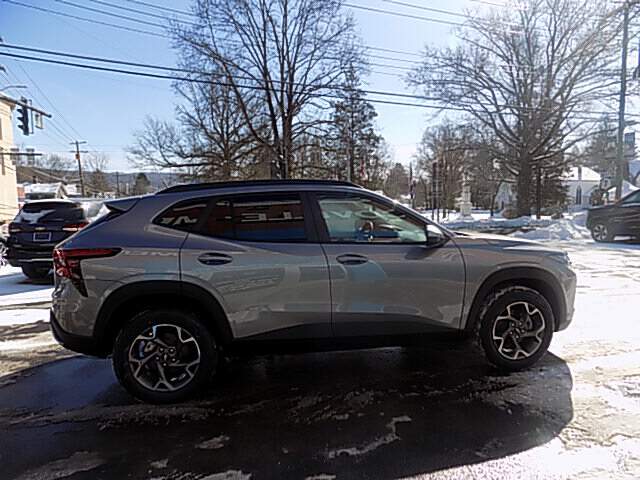  2026 Chevrolet Trax Image: 5