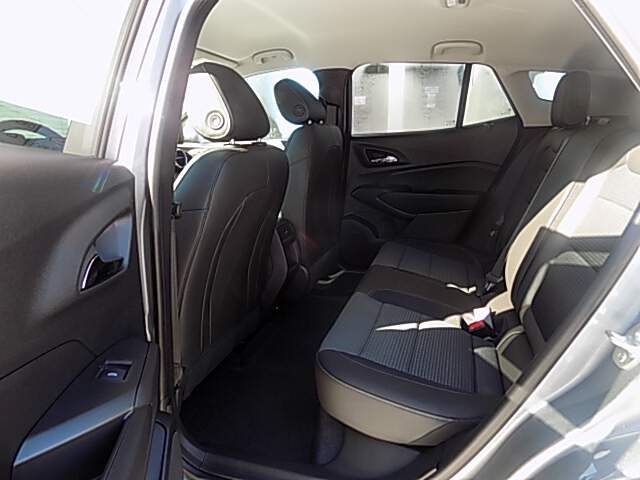  2026 Chevrolet Trax Image: 8