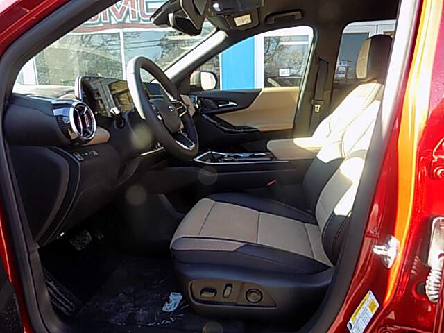  2026 Chevrolet Equinox Image: 10