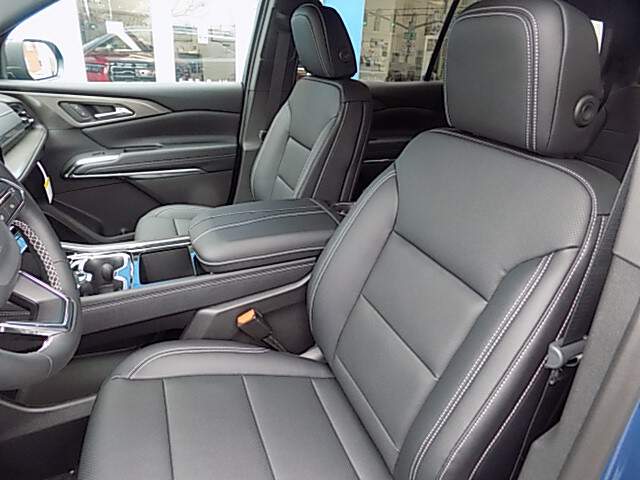  2026 Chevrolet Traverse Image: 9