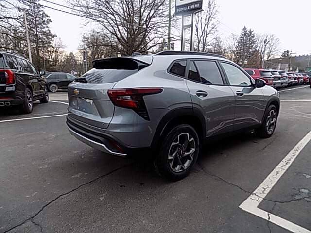  2026 Chevrolet Trax Image: 4