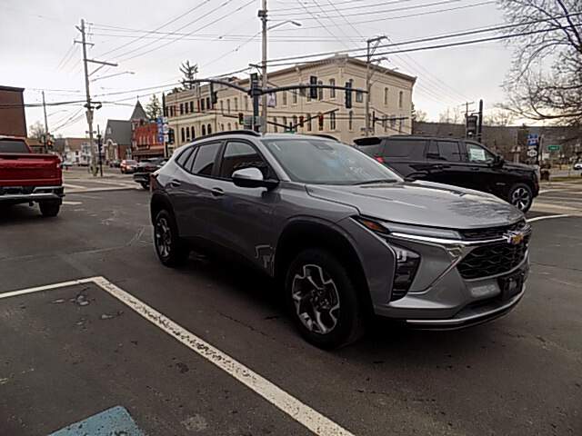  2026 Chevrolet Trax Image: 5