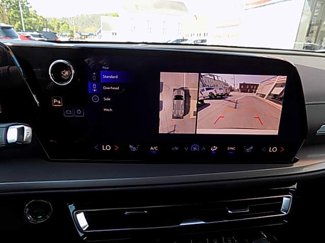  2026 Chevrolet Traverse Image: 13