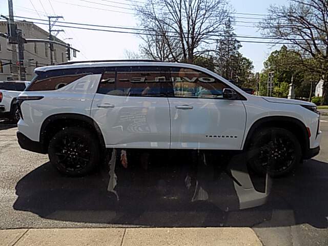  2026 Chevrolet Traverse Image: 5