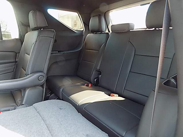  2026 Chevrolet Traverse Image: 8