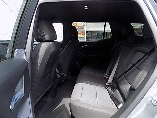  2026 Chevrolet Equinox Image: 9