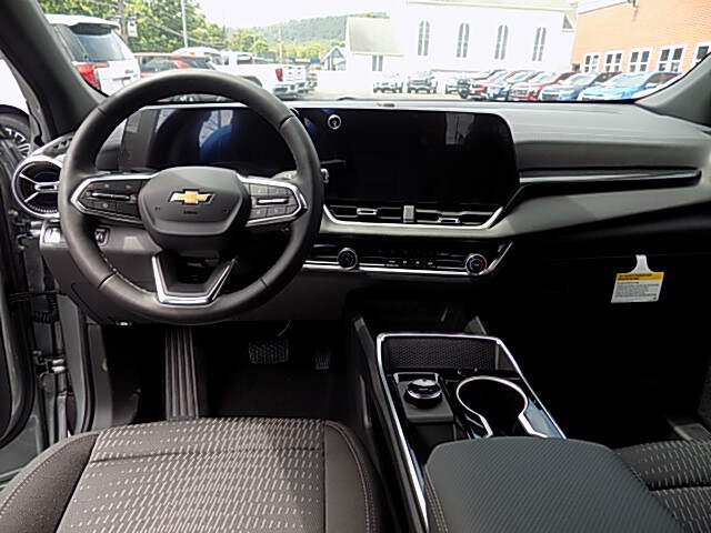  2026 Chevrolet Equinox Image: 10
