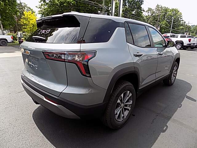  2026 Chevrolet Equinox Image: 4