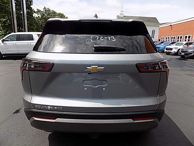  2026 Chevrolet Equinox Image: 5