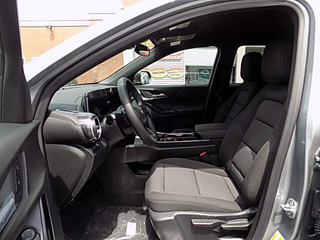  2026 Chevrolet Equinox Image: 8