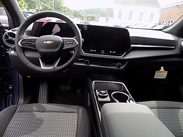  2026 Chevrolet Equinox Image: 10