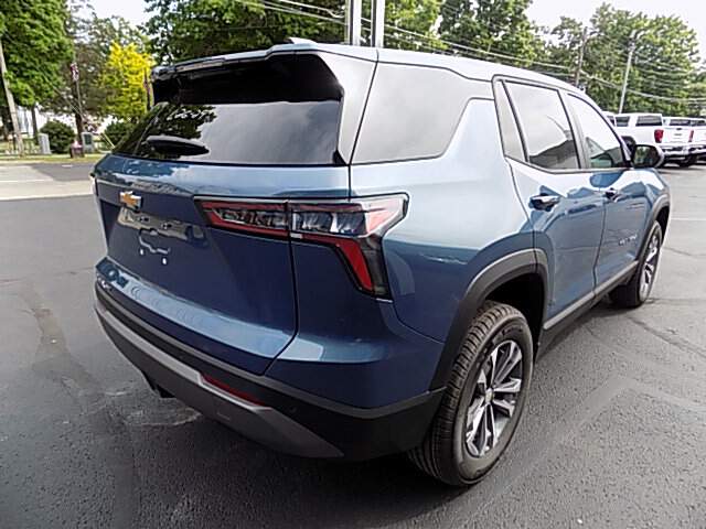  2026 Chevrolet Equinox Image: 4