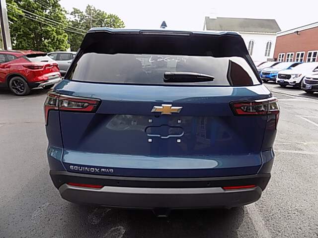  2026 Chevrolet Equinox Image: 5