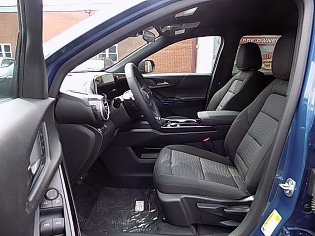  2026 Chevrolet Equinox Image: 8
