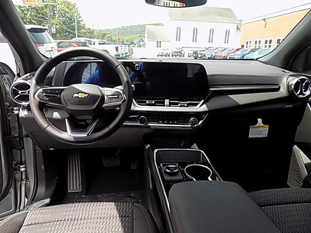  2026 Chevrolet Equinox Image: 10
