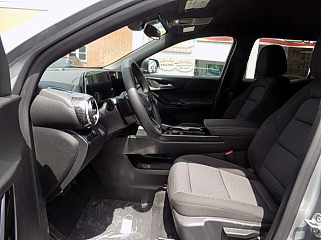  2026 Chevrolet Equinox Image: 8