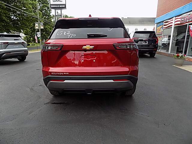  2026 Chevrolet Equinox Image: 3