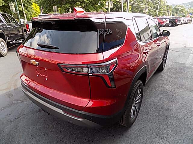  2026 Chevrolet Equinox Image: 4