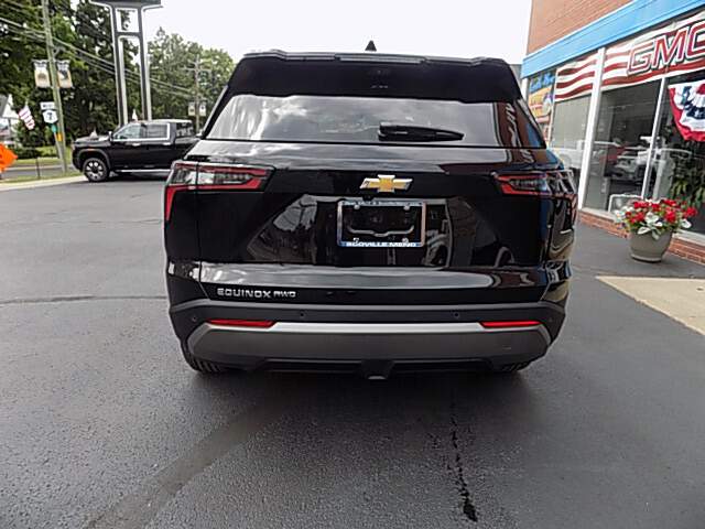  2026 Chevrolet Equinox Image: 3