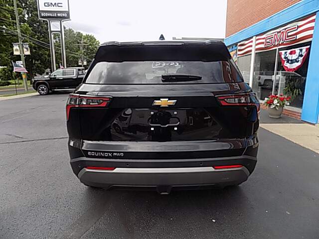  2026 Chevrolet Equinox Image: 3