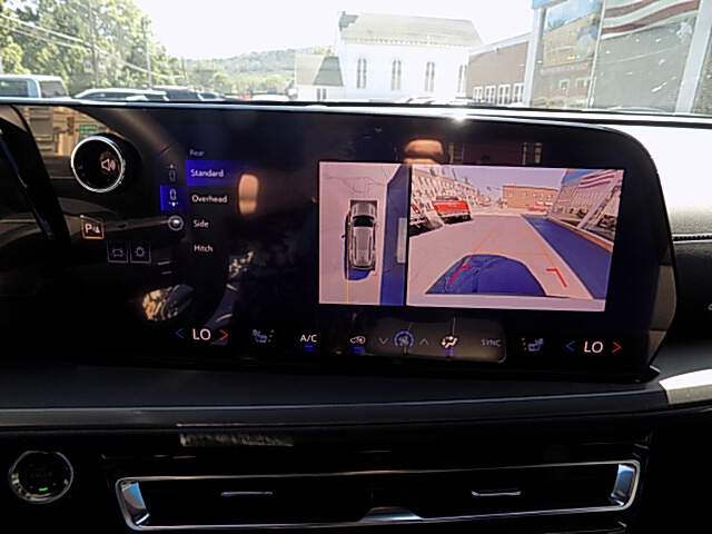  2026 Chevrolet Traverse Image: 12