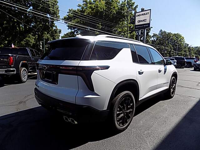  2026 Chevrolet Traverse Image: 4